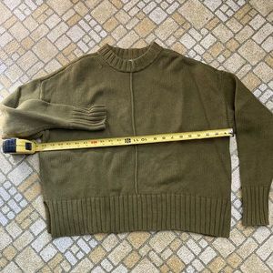 Chunky Crewneck Sweater (avocado green)
